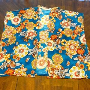 Kimono size Small Yee brand blue boutique